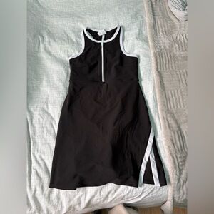 Women’s athletic dress size small